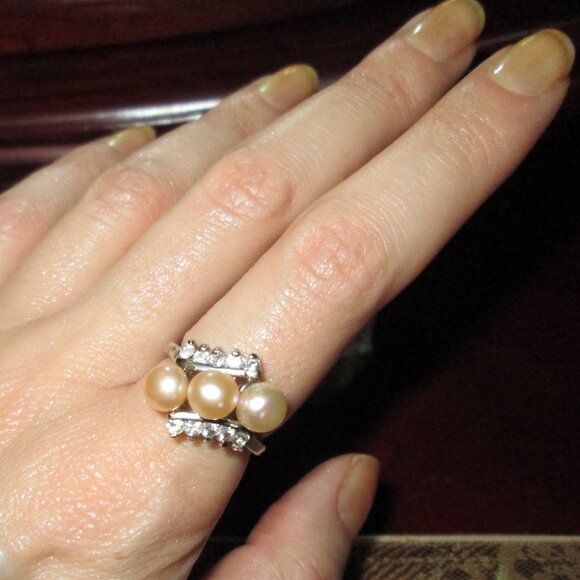 Freshwater Pearl and Crystal Fashion ring - Picture 4 of 5